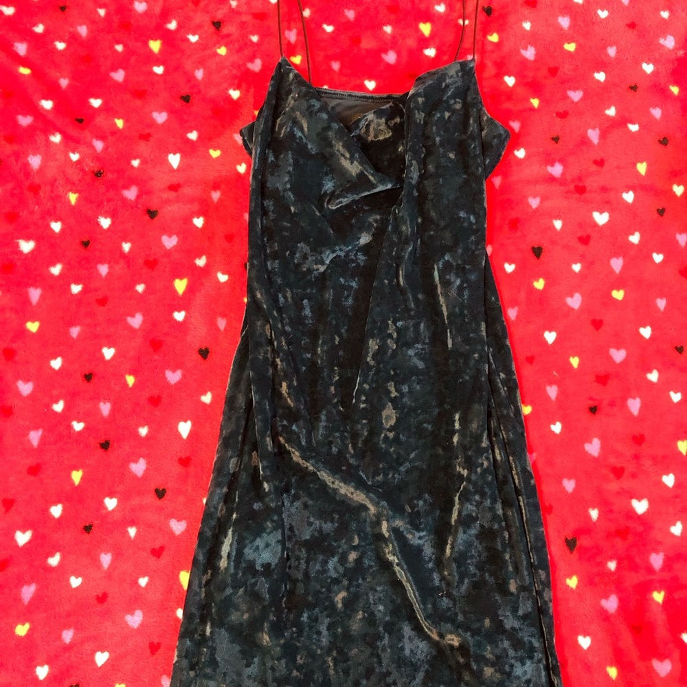 Elegant Dark Green Velvet Dress